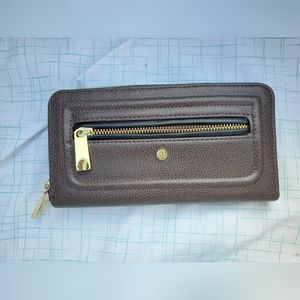 NWOT Tutilo New York The Jetsetter Wallet